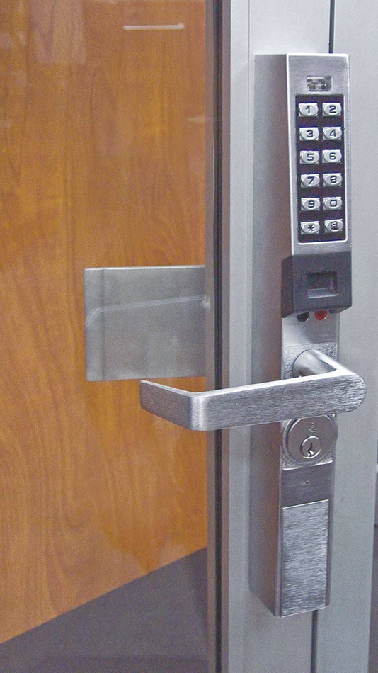 what is a commercial locksmith-2